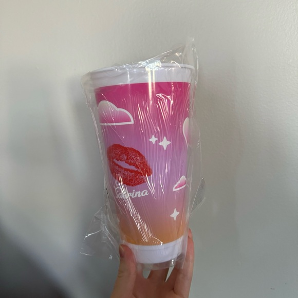 New exclusive Sabrina Carpenter Dunkin reusable cup - Picture 2 of 2